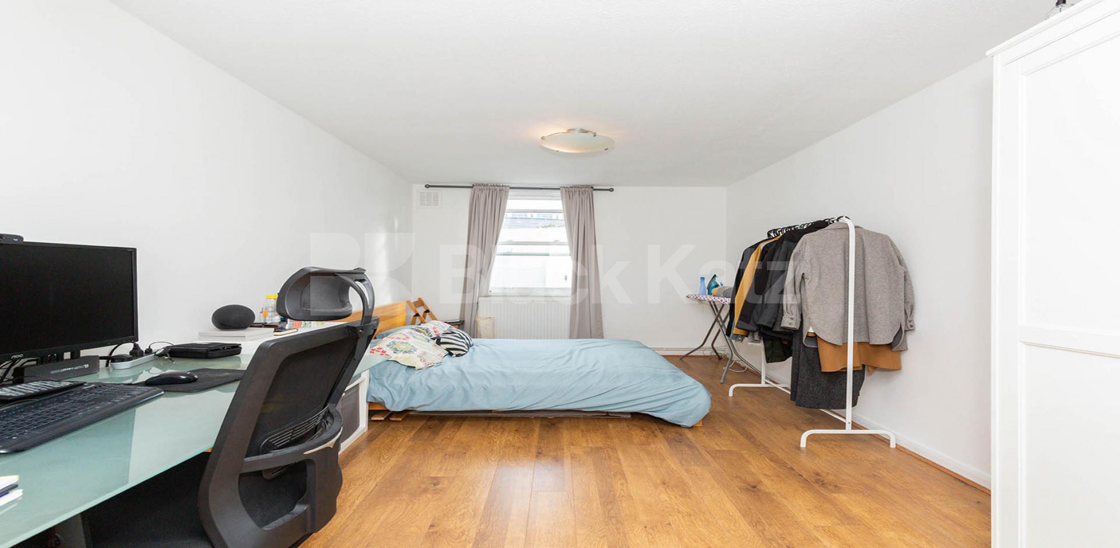 Amazing recently refurbished spacious one bed minutes to euston & regents park Purchese Street, Euston